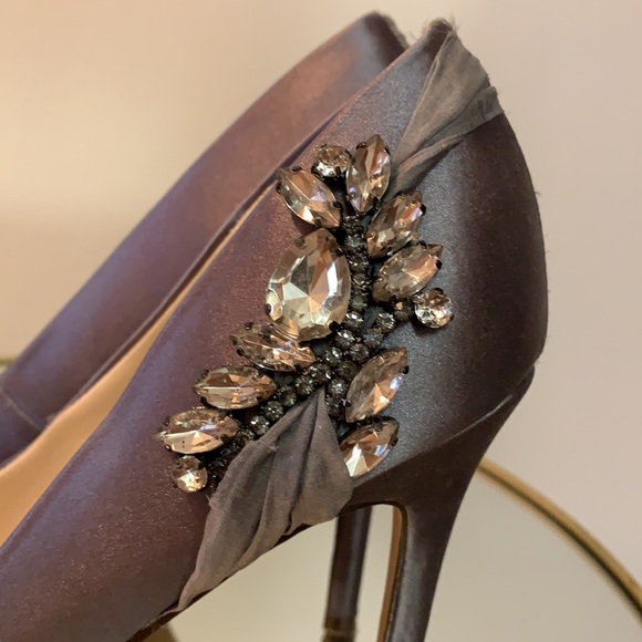 Nina New York embellished grey satin shoes - Picture 9 of 10